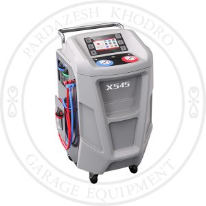 دستگاه شارژ گاز کولر خودرو با استفاده از فشار و دقت بالا، گاز کولر را به سیستم خودرو تزریق کرده و عملکرد سرمایشی آن را بهینه می‌کند.